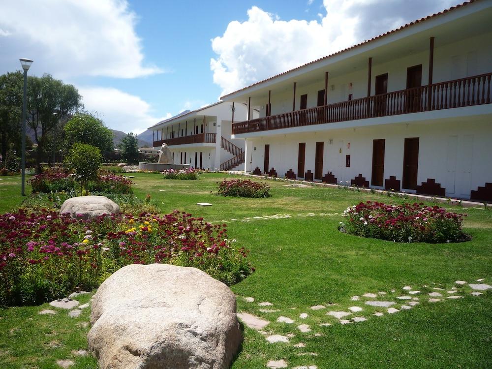 Hotel Agustos Urubamba Exteriör bild
