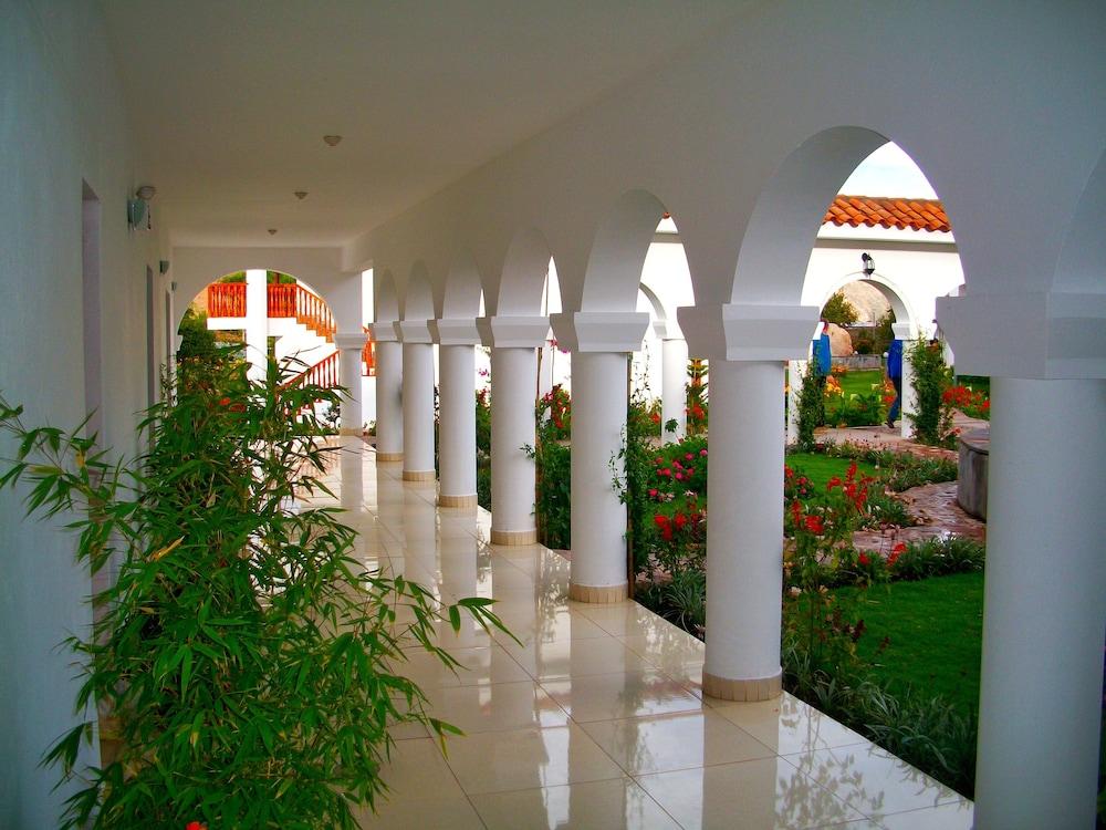 Hotel Agustos Urubamba Exteriör bild