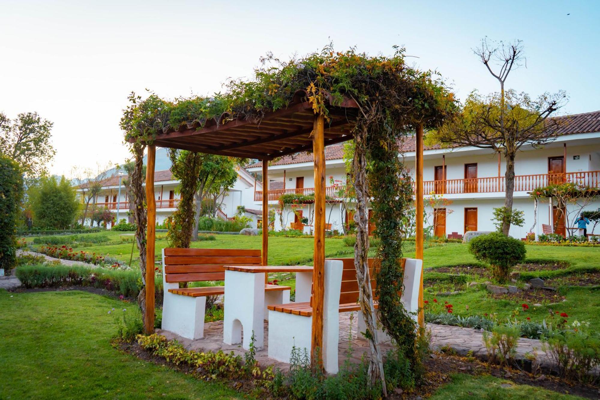 Hotel Agustos Urubamba Exteriör bild