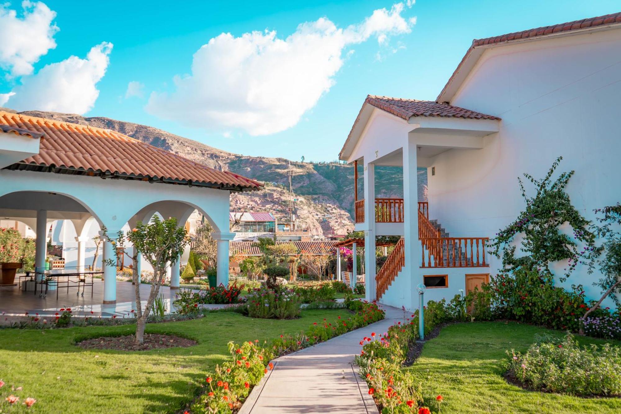 Hotel Agustos Urubamba Exteriör bild