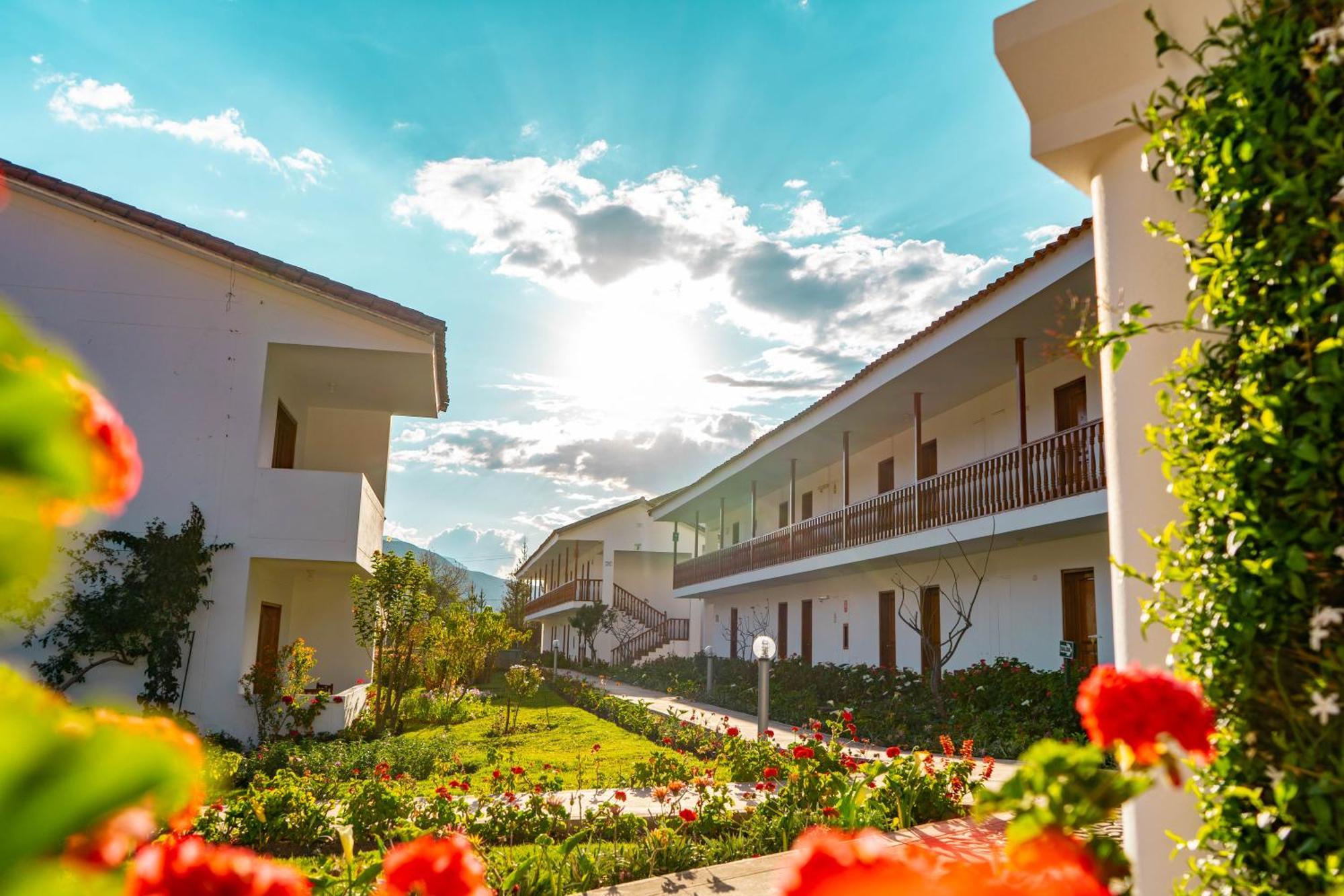 Hotel Agustos Urubamba Exteriör bild