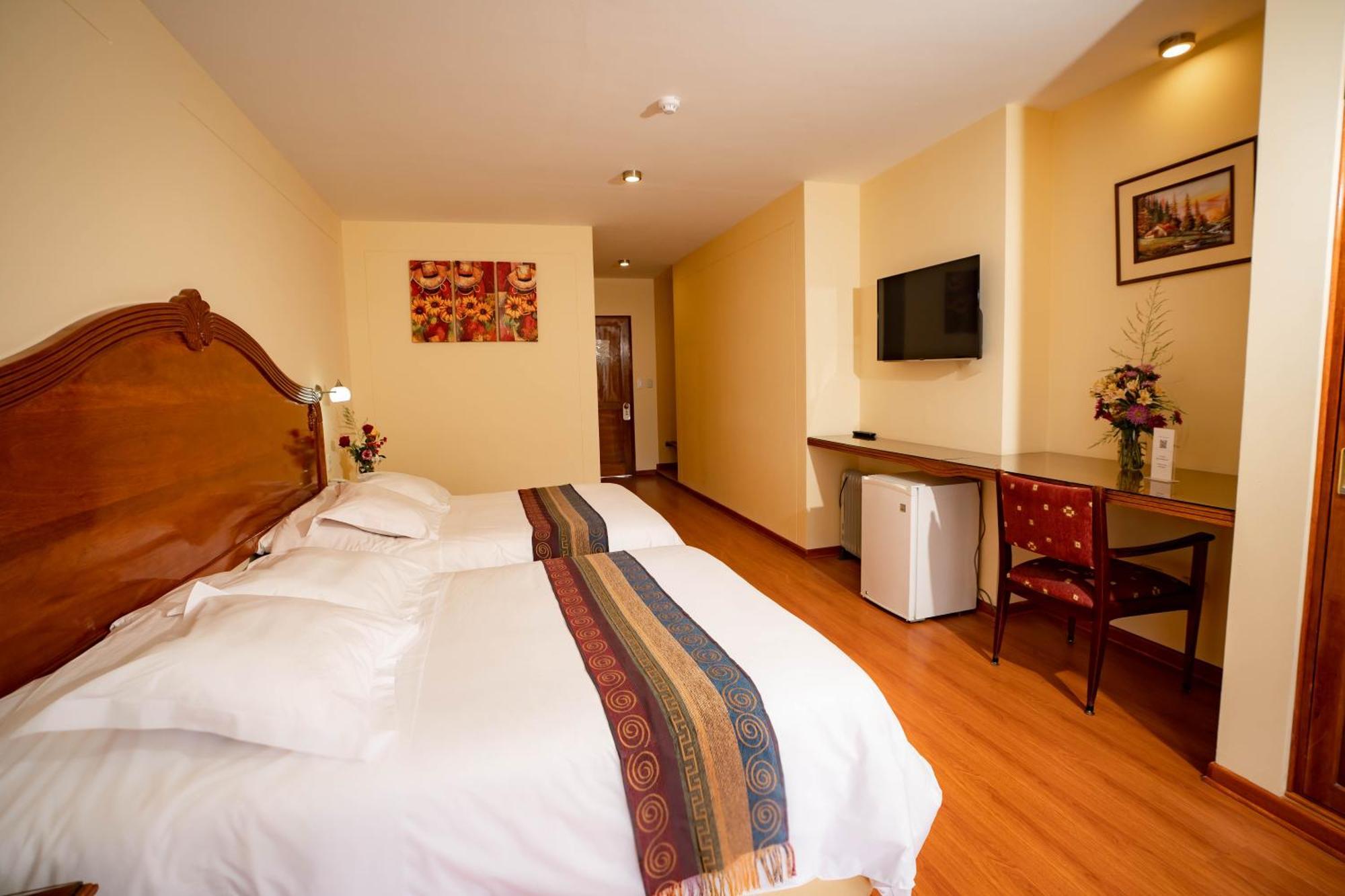 Hotel Agustos Urubamba Exteriör bild