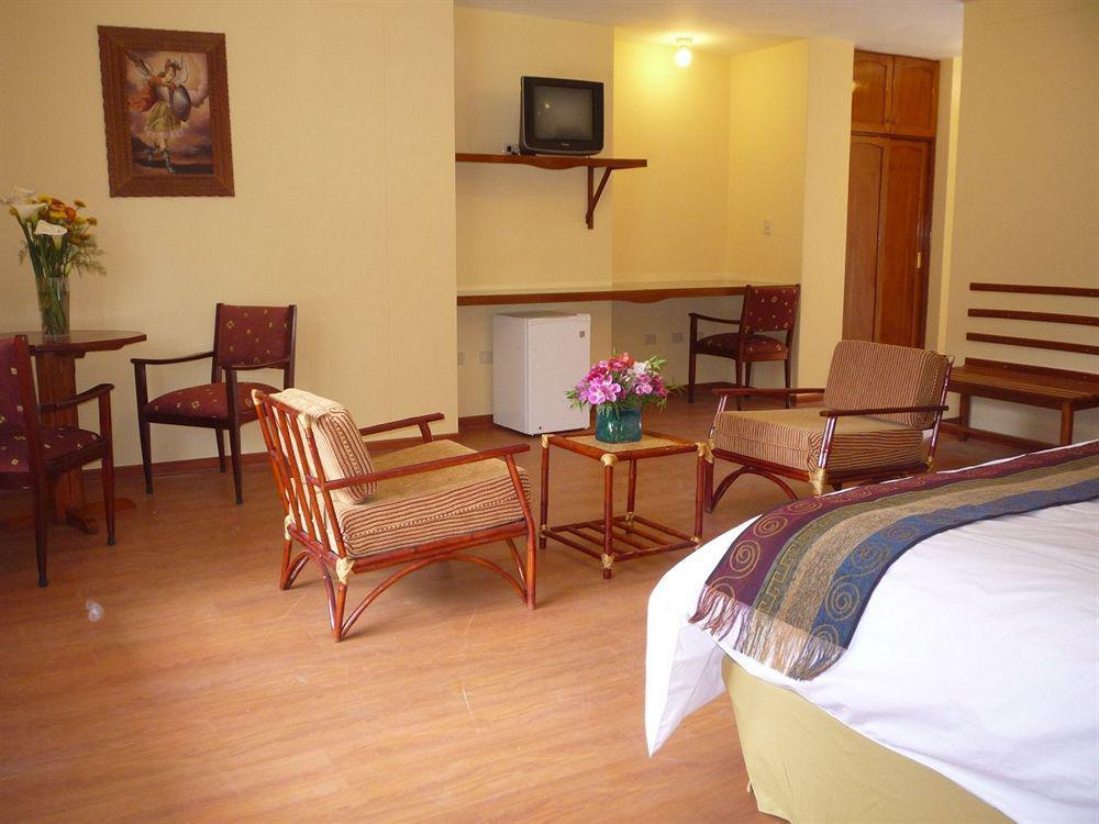 Hotel Agustos Urubamba Exteriör bild